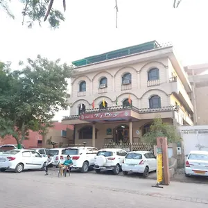 Taj Plaza, Vip Road, Hotel