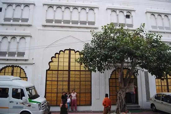 Hotel Tourists Rest House Agra   Agra (Uttar Pradesh)
