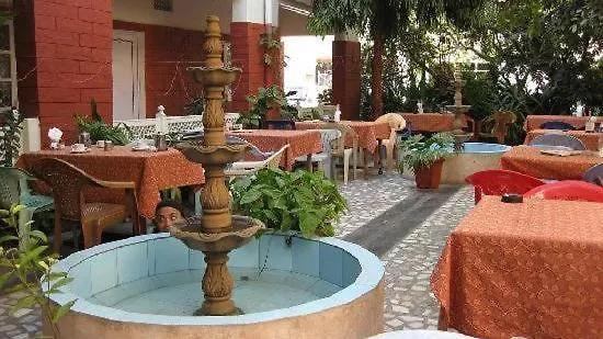 Hotel Tourists Rest House Agra  Agra (Uttar Pradesh)